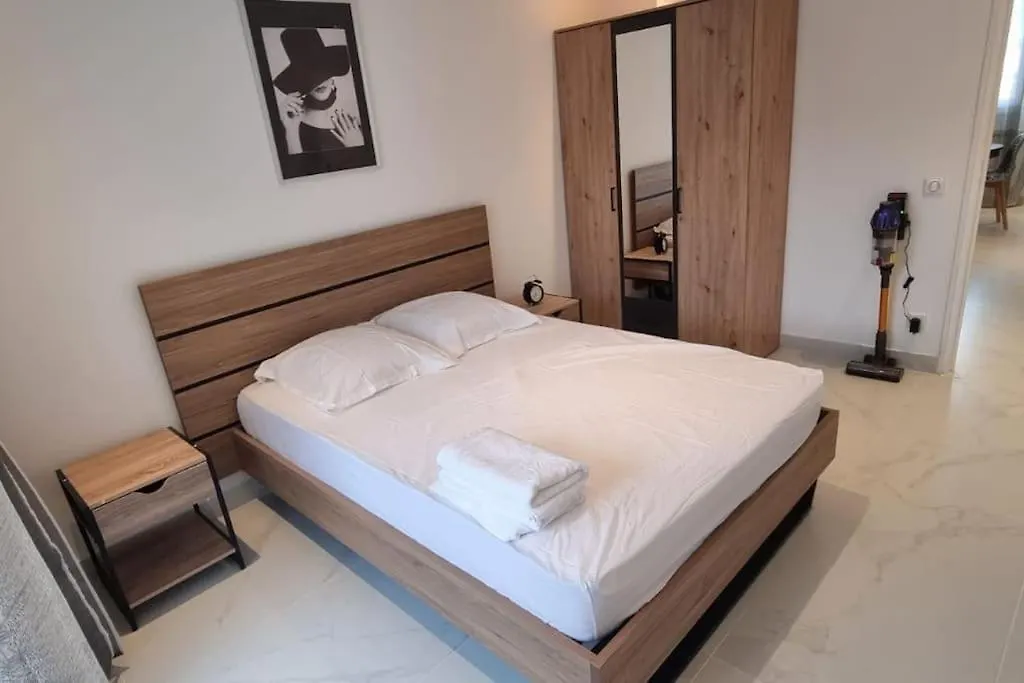 Апартаменты Appartement Lacassagne-Pres De La Gare Лион